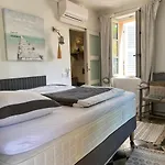 Fischerhaus In Tropez * سان تروبيه